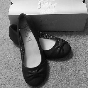 Cute basic flats  8m